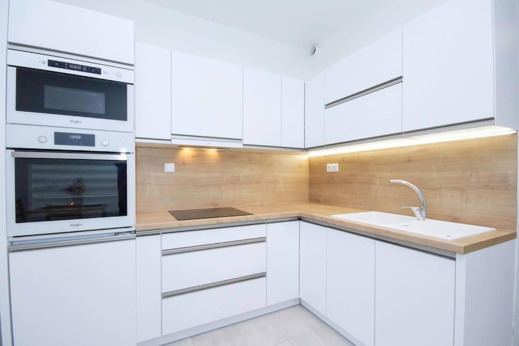 Apartment In Bratislava With Free Parking Kültér fotó
